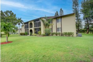 312 Pine Ridge Cir, Greenacres, FL 33463, Sold 10/05/21
