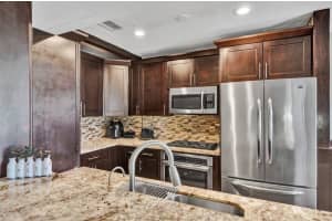 815 W Boynton Beach Blvd, Boynton Beach, FL 33426, Sold 06/17/21