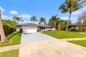 323 Canterbury Dr W, Riviera Beach, FL 33407, Sold 07/07/21
