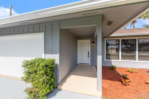 323 Canterbury Dr W, Riviera Beach, FL 33407, Sold 07/07/21