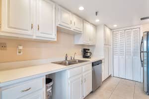 859 Jeffery St, Boca Raton, FL 33487, Sold 06/25/21
