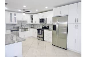 3587 La Playas Ct, Greenacres, FL 33463, Sold 07/06/21