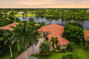 572 SW Squire Johns Ln, Palm City, FL 34990, Sold 07/23/21