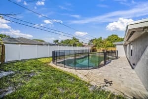 1573 NW 8th St, Boca Raton, FL 33486, Sold 08/06/21