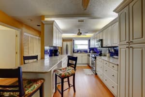 1230 SE Parkview Pl APT D9, Stuart, FL 34994, Sold 08/27/21