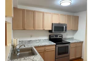 10040 NW 6th St, Pembroke Pines, FL 33024, Sold 08/02/21