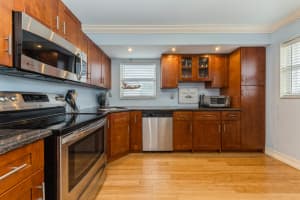19 Colonial Club Dr, Boynton Beach, FL 33435, Sold 07/14/21