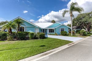 10431 SE Jupiter Narrows Dr, Hobe Sound, FL 33455, Sold 07/15/21