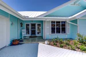 10431 SE Jupiter Narrows Dr, Hobe Sound, FL 33455, Sold 07/15/21