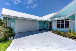10431 SE Jupiter Narrows Dr, Hobe Sound, FL 33455, Sold 07/15/21