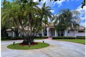 8095 Steeplechase Dr, Palm Beach Gardens, FL 33418, Sold 08/10/21