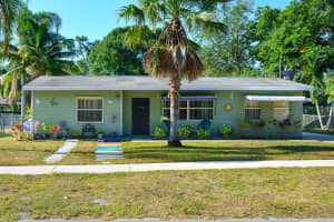 1096 SW All American Blvd, Palm City, FL 34990, Sold 09/13/21