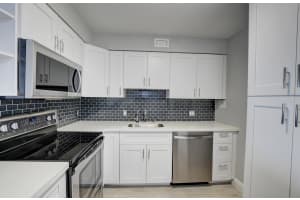 1000 Spanish River Rd #4b, Boca Raton, FL 33432, Sold 08/27/21