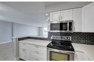 1000 Spanish River Rd #4b, Boca Raton, FL 33432, Sold 08/27/21