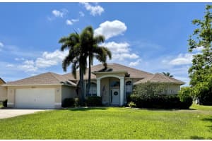 6811 Bayshore Dr, Lake Worth, FL 33462, Sold 10/26/21