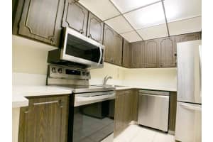 450 NW 20th St, Boca Raton, FL 33431, Sold 07/22/21