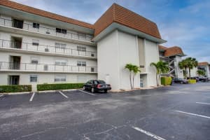 410 Wilma Cir, Riviera Beach, FL 33404, Sold 03/16/22