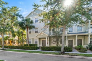 122 W Royal Palm Cir, Jupiter, FL 33458, Sold 08/10/21