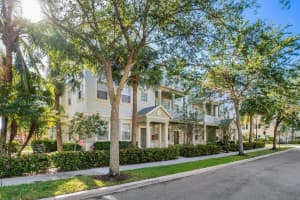 122 W Royal Palm Cir, Jupiter, FL 33458, Sold 08/10/21