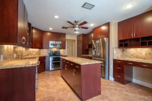 722 Golf Ct, Delray Beach, FL 33445, Sold 08/31/21