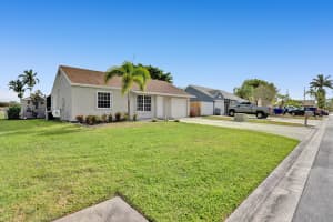 5707 Pebble Brook Ln, Boynton Beach, FL 33472, Sold 07/15/21