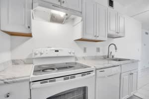 634 NW 13th St, Boca Raton, FL 33486, Sold 07/01/21