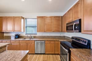 3332 SW Porpoise Cir, Stuart, FL 34997, Sold 07/14/21