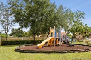 5860 Siena Ln, Hollywood, FL 33021, Sold 08/11/21