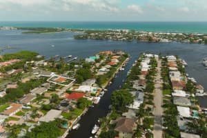 717 Ocean Inlet Dr, Boynton Beach, FL 33435, Sold 08/03/21
