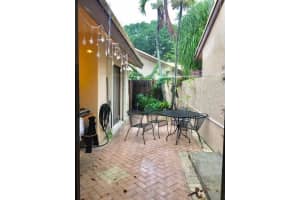 3064 S Oakland Forest Dr, Oakland Park, FL 33309, Sold 09/15/21