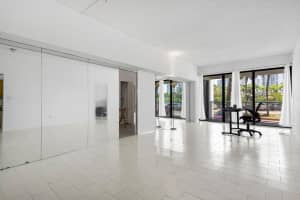 3701 N Country Club Dr, Aventura, FL 33180, Sold 08/02/21