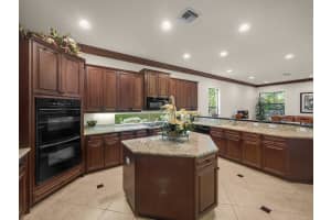 10702 Versailles Blvd, Wellington, FL 33449, Sold 12/28/21