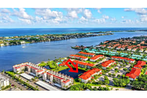 102 Half Moon Cir APT A3, Hypoluxo, FL 33462, Sold 09/09/21