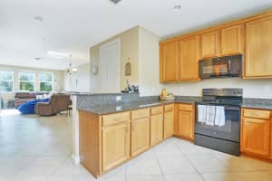 590 Amador Ln, West Palm Beach, FL 33401, Sold 08/23/21