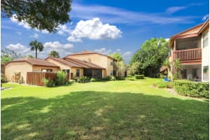 701 Lakeview Dr E, Royal Palm Beach, FL 33411, Sold 07/29/21