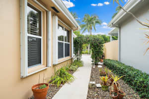 211 S Hampton Dr, Jupiter, FL 33458, Sold 08/05/21