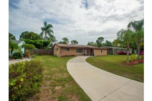 2194 1st Pl SW, Vero Beach, FL 32962, Sold 09/03/21