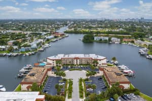 312 Lake Cir, North Palm Beach, FL 33408, Sold 08/17/21