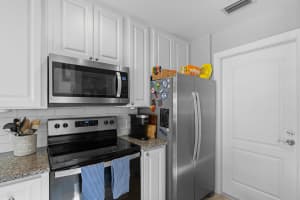 76 Laurel Oaks Cir, Jupiter, FL 33469, Sold 07/30/21