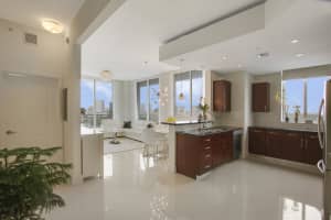 300 S Australian Ave, West Palm Beach, FL 33401, Sold 09/10/21