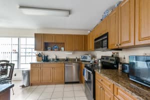 3265 Perimeter Dr, Greenacres, FL 33467, Sold 09/24/21