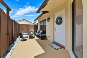 453 Springdale Cir, Palm Springs, FL 33461, Sold 08/09/21