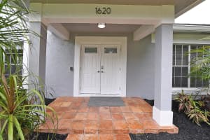1620 Park Tree Pl, Delray Beach, FL 33445, Sold 08/09/21