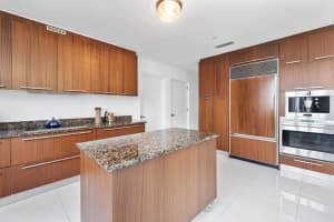 15811 Collins Ave, Sunny Isles Beach, FL 33160, Sold 09/10/21