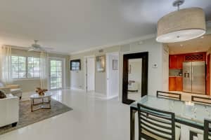 300 NE 19th Ct, Wilton Manors, FL 33305, Sold 08/20/21