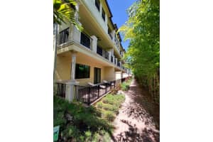 614 Windward Cir, Boynton Beach, FL 33435, Sold 09/15/21