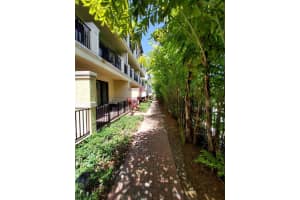 614 Windward Cir, Boynton Beach, FL 33435, Sold 09/15/21