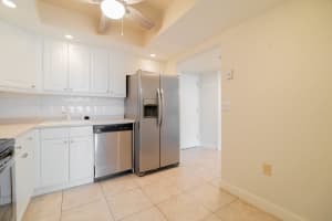 5440 N Ocean Dr, Riviera Beach, FL 33404, Sold 01/11/22