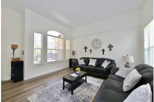 725 Cresta Cir, West Palm Beach, FL 33413, Sold 08/16/21