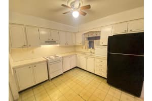 400 S Luna Ct, Hollywood, FL 33021, Sold 09/17/21